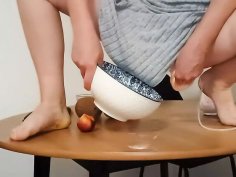 Hot milf lillynegro plays with pussy piss in amateur fetish fun